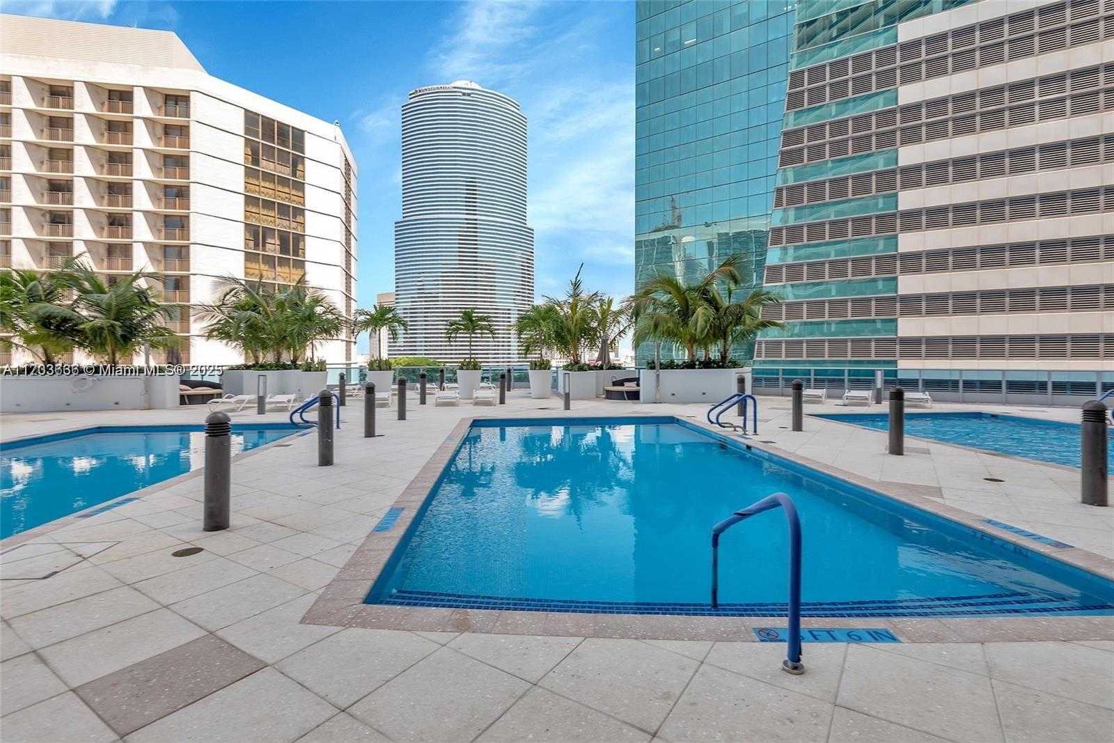 Small Image of 200 BISCAYNE BOULEVARD WAY #4912, Miami Number 18