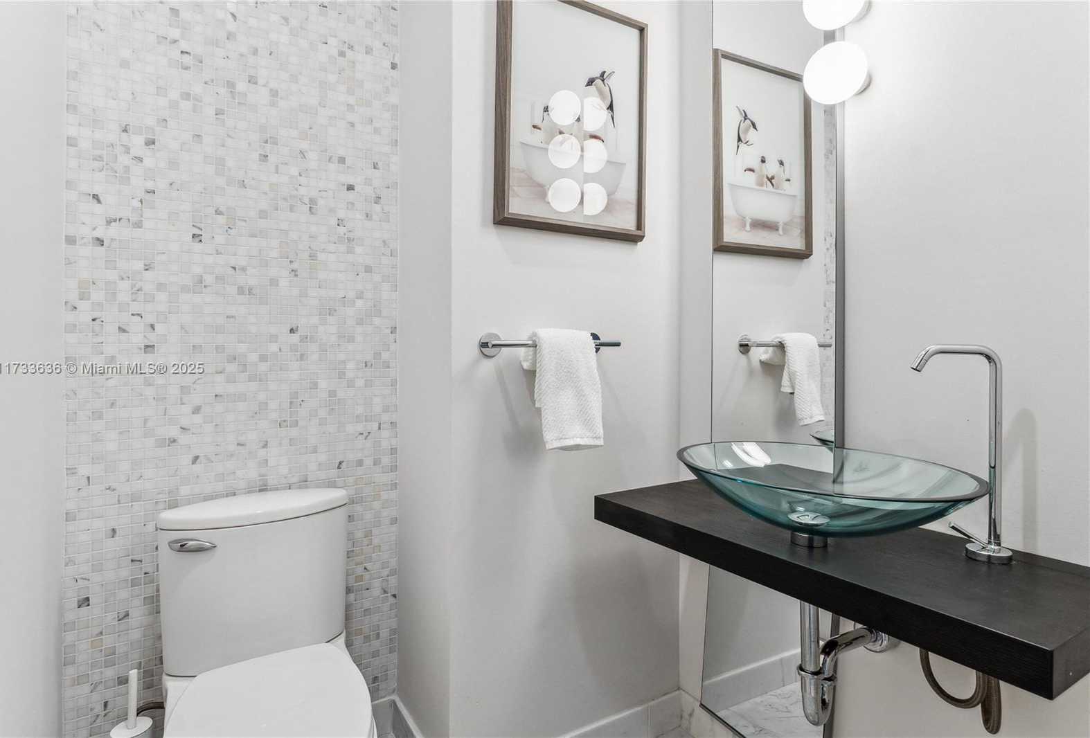 Small Image of 200 BISCAYNE BOULEVARD WAY #4912, Miami Number 7