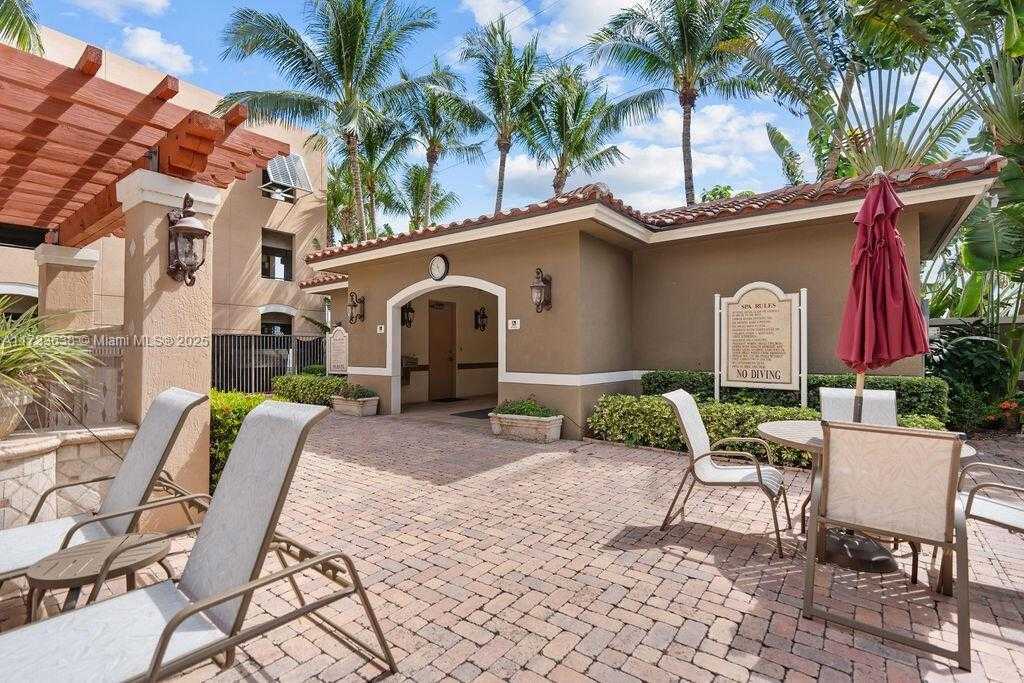 Small Image of West Palm Beach Number 10