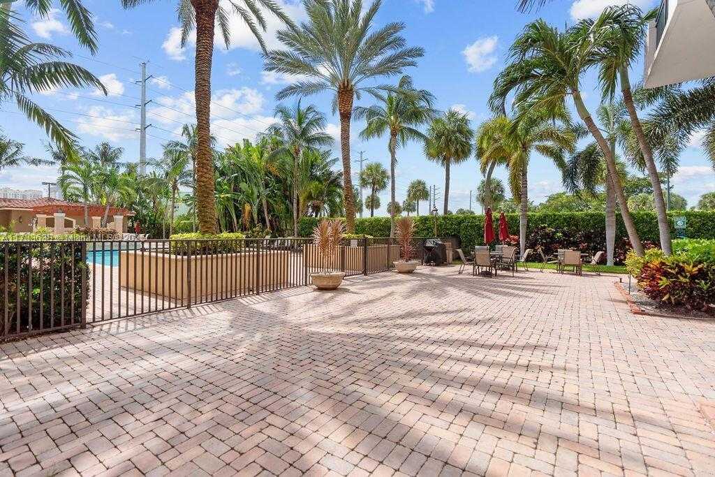 Small Image of West Palm Beach Number 11