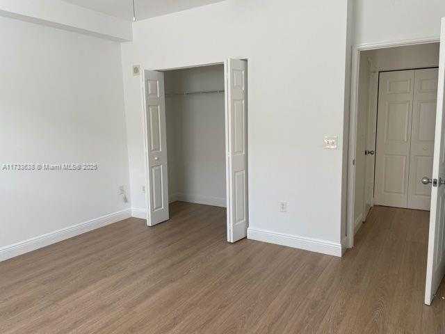 Small Image of West Palm Beach Number 32