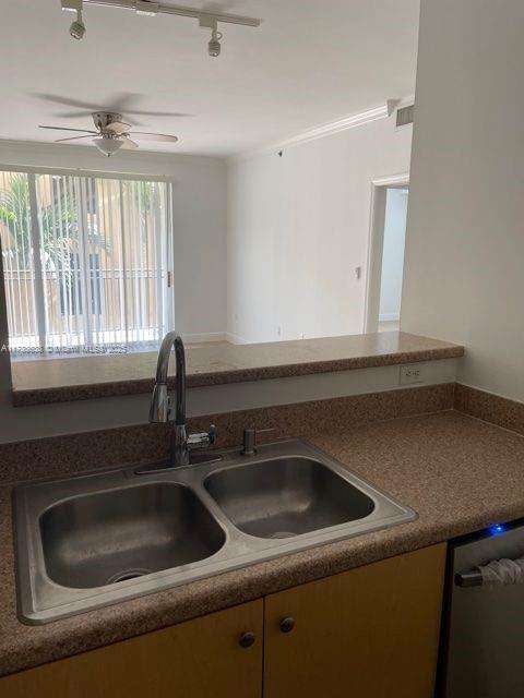 Small Image of West Palm Beach Number 41