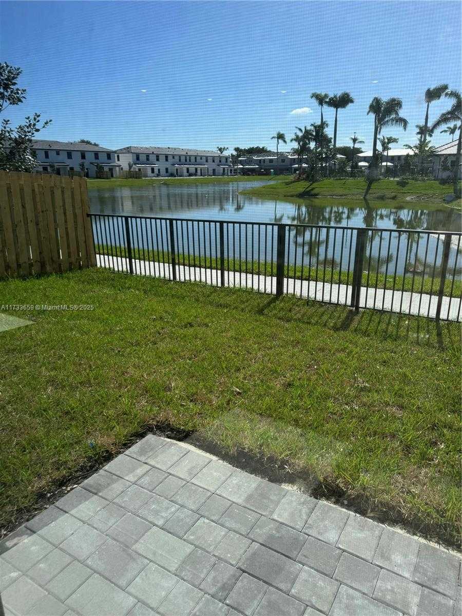 Small Image of 3040 GREEN PALM CT #5838, Dania Beach Number 6