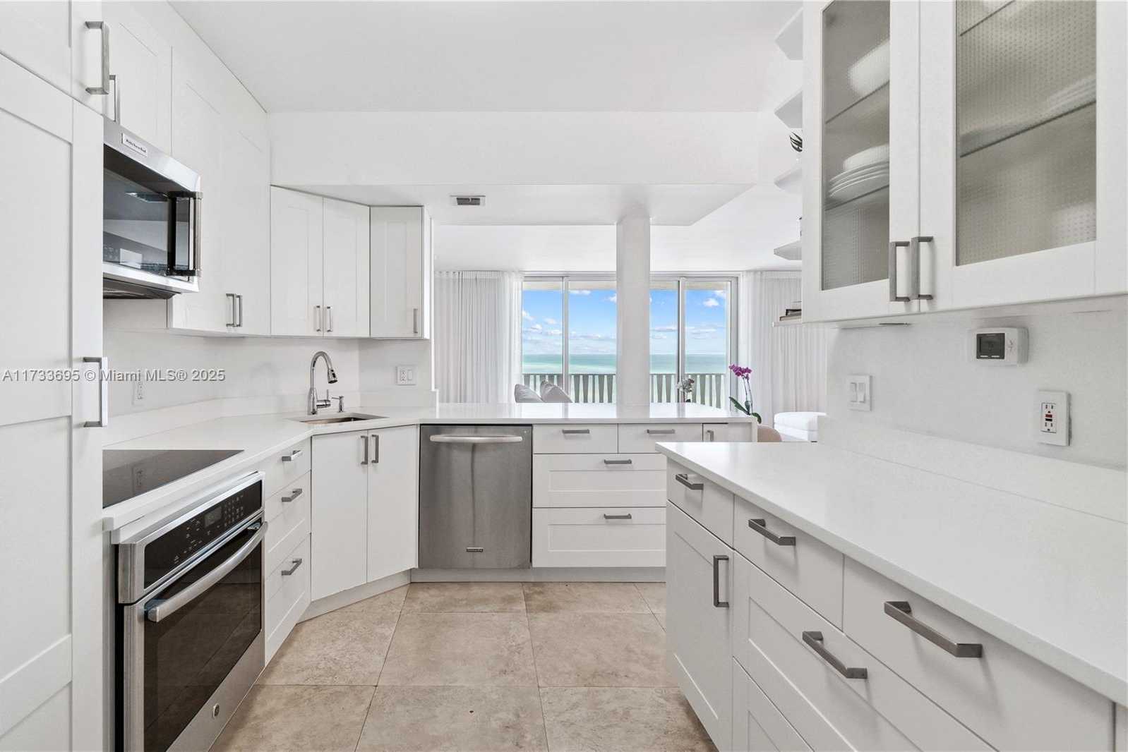 Small Image of 200 OCEAN LANE DR #1007, Key Biscayne Number 7