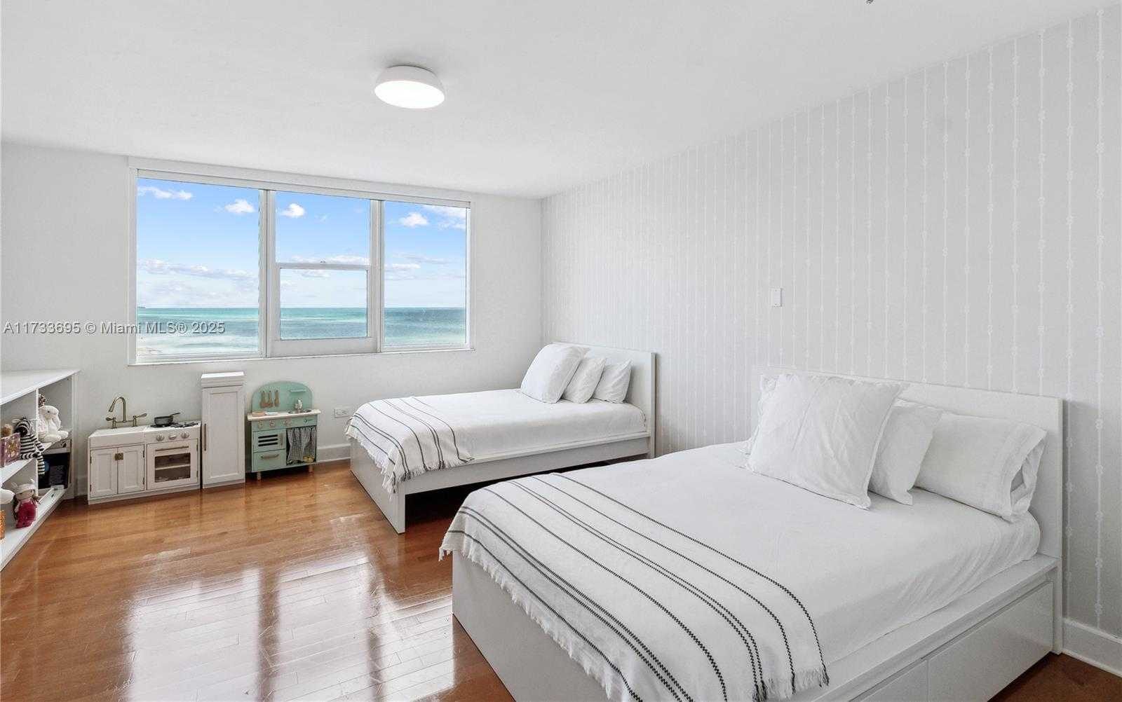 Small Image of 200 OCEAN LANE DR #1007, Key Biscayne Number 8