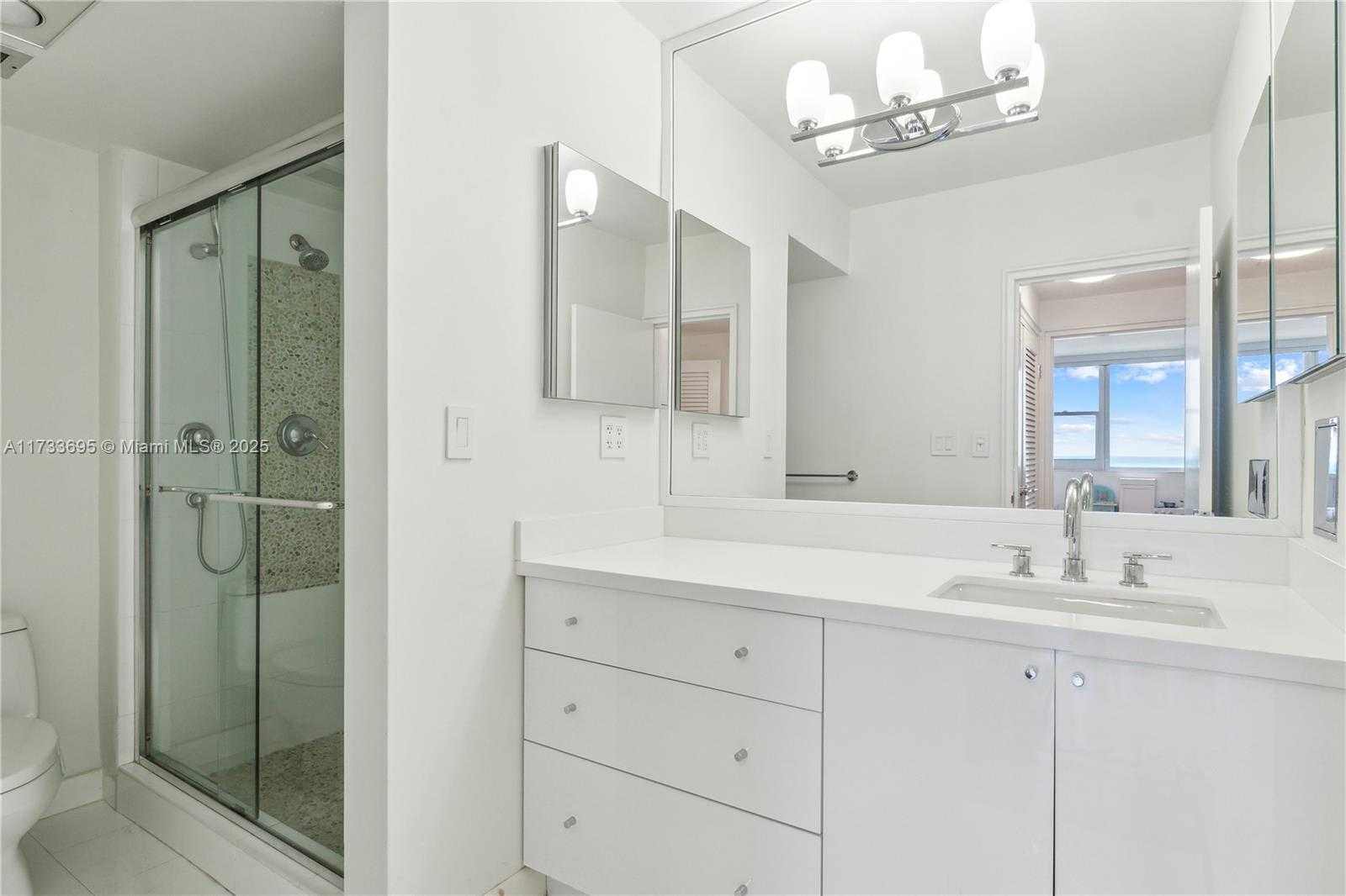 Small Image of 200 OCEAN LANE DR #1007, Key Biscayne Number 9