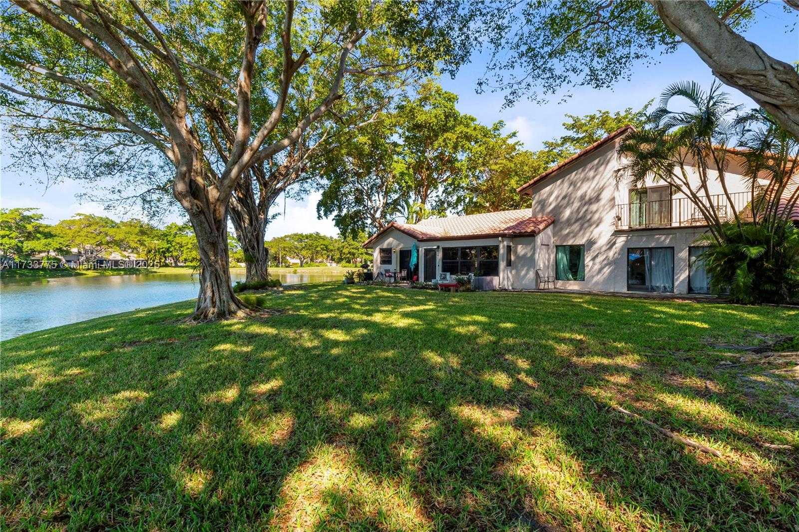 Small Image of 651 DEER CREEK LAKE POINT NORTH LN #651, Deerfield Beach Number 13