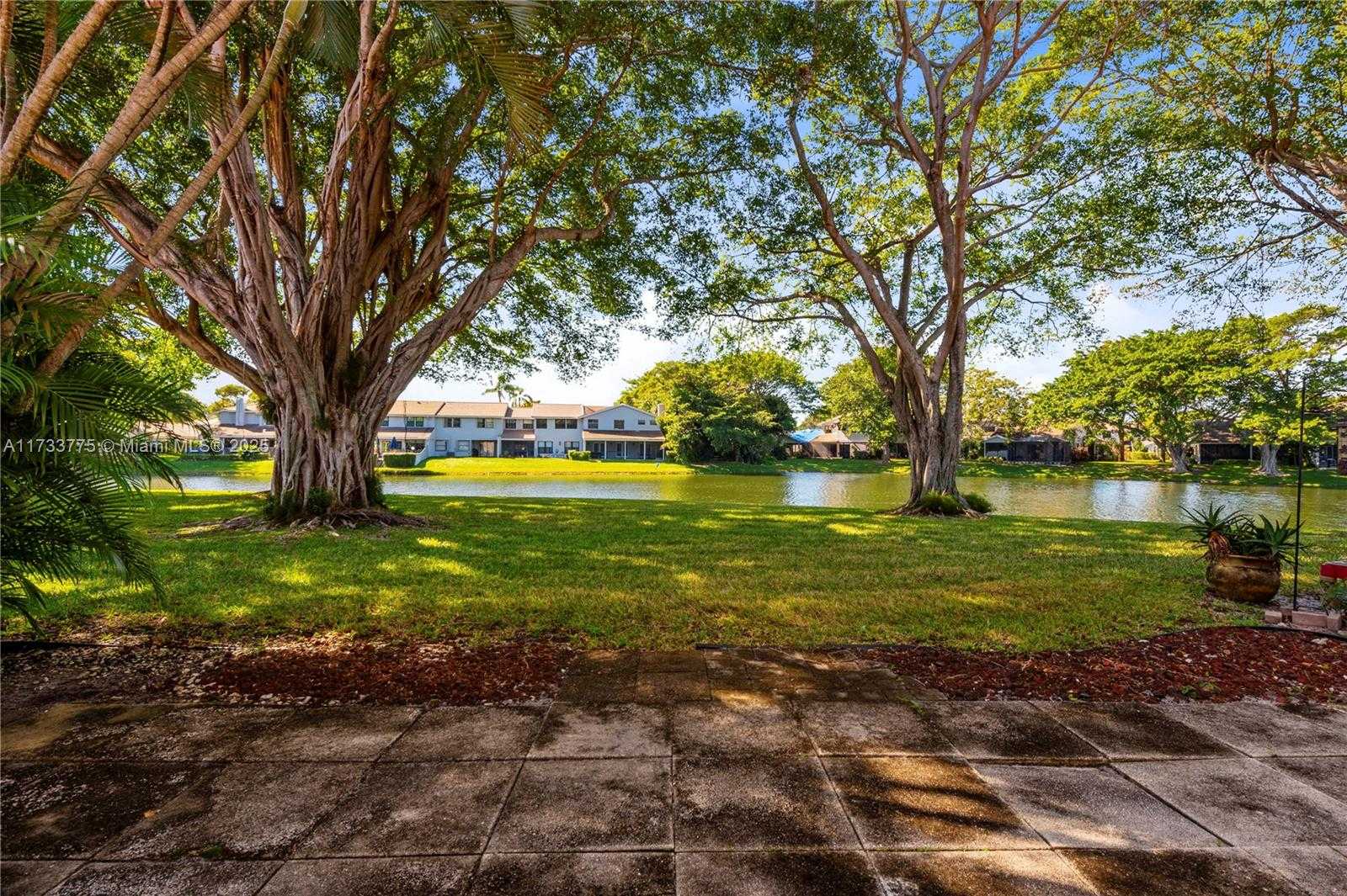 Small Image of 651 DEER CREEK LAKE POINT NORTH LN #651, Deerfield Beach Number 19