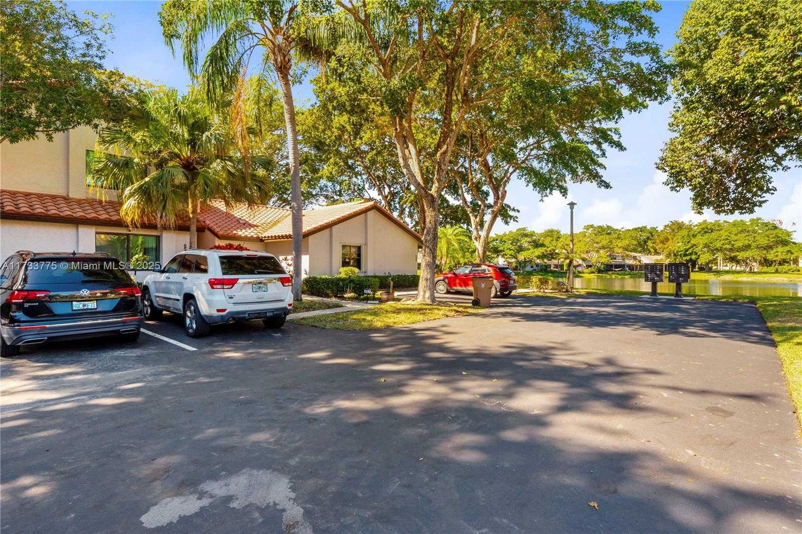 Small Image of 651 DEER CREEK LAKE POINT NORTH LN #651, Deerfield Beach Number 20