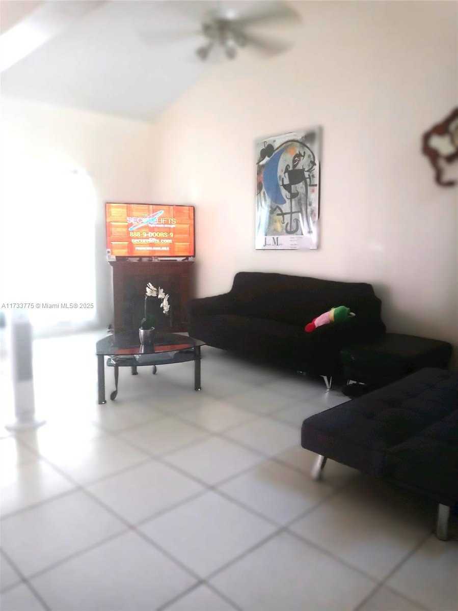 Small Image of 651 DEER CREEK LAKE POINT NORTH LN #651, Deerfield Beach Number 3
