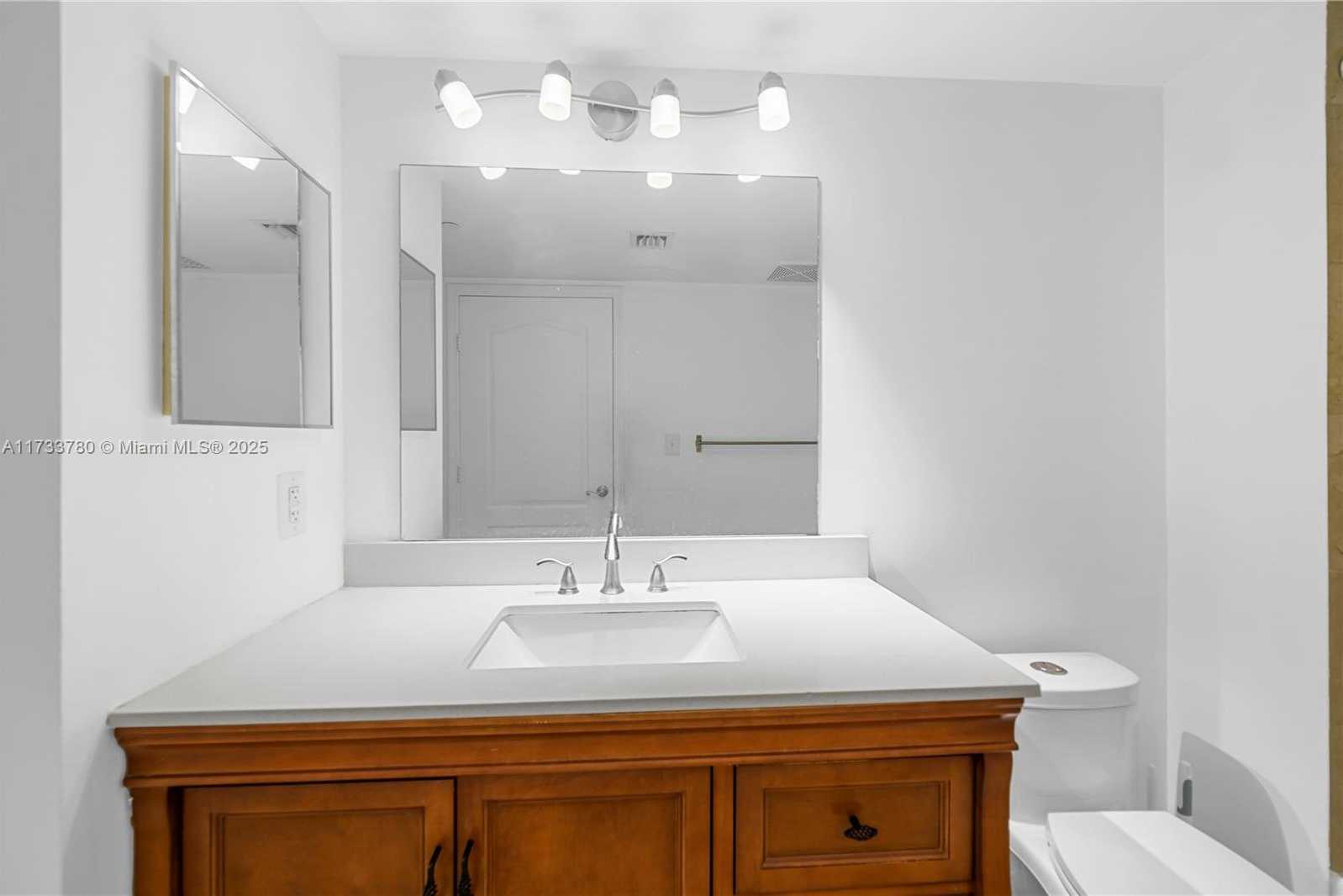 Small Image of 2101 BRICKELL AVE #1802, Miami Number 14