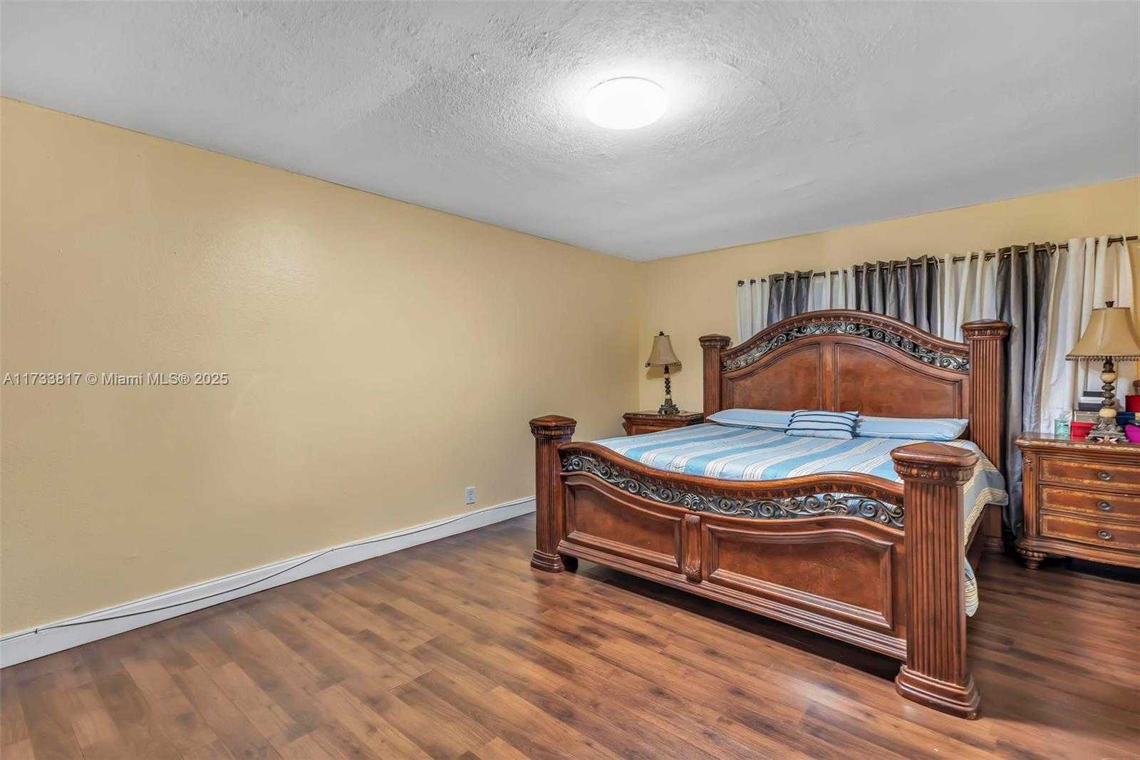 Small Image of 17901 NORTH WEST 68TH AVE #R101, Hialeah Number 11