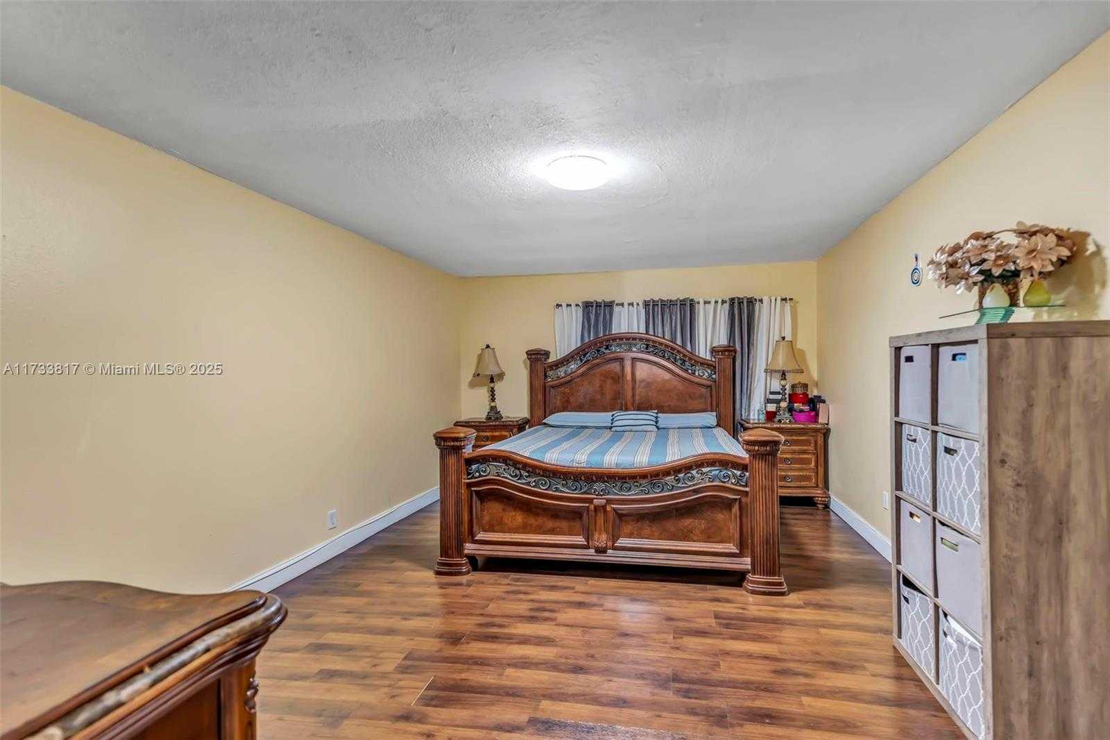 Small Image of 17901 NORTH WEST 68TH AVE #R101, Hialeah Number 12