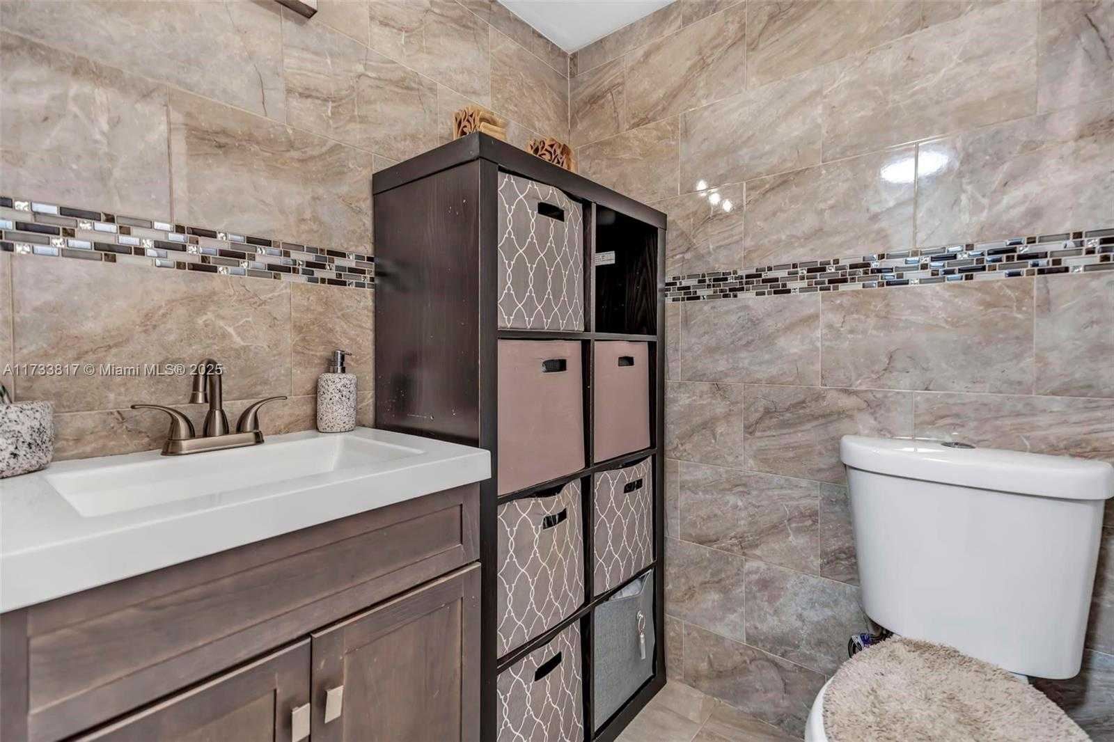 Small Image of 17901 NORTH WEST 68TH AVE #R101, Hialeah Number 15