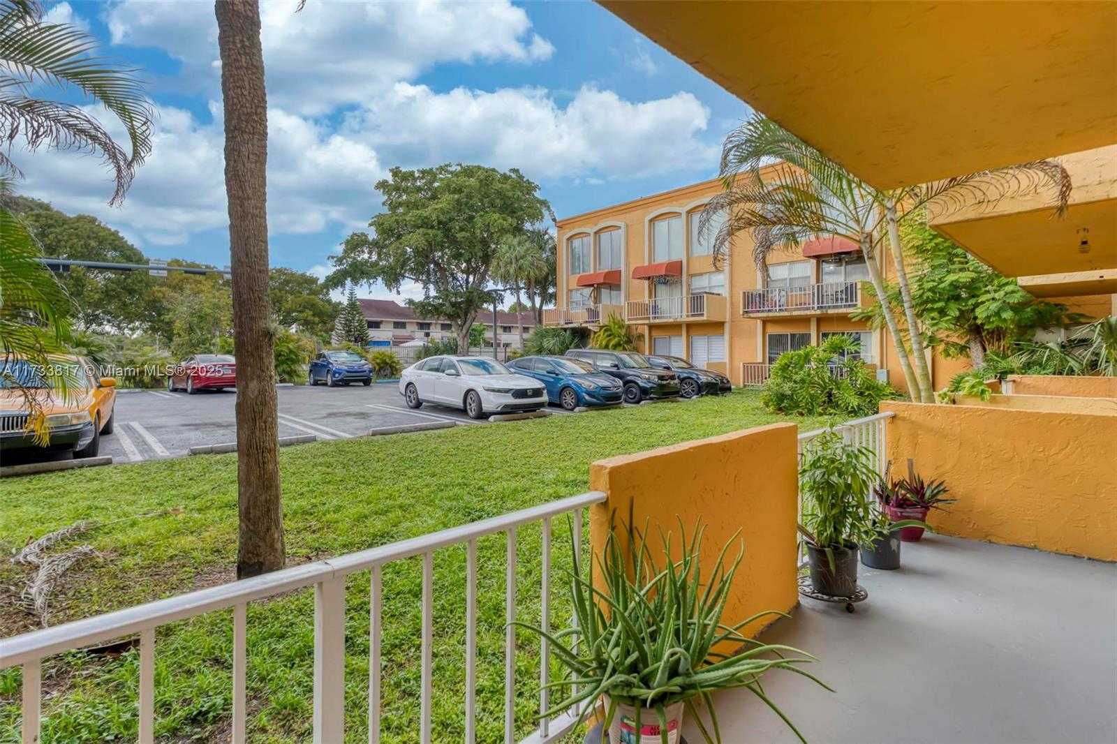 Small Image of 17901 NORTH WEST 68TH AVE #R101, Hialeah Number 17