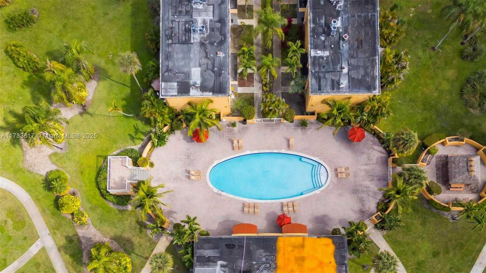 Small Image of 17901 NORTH WEST 68TH AVE #R101, Hialeah Number 22