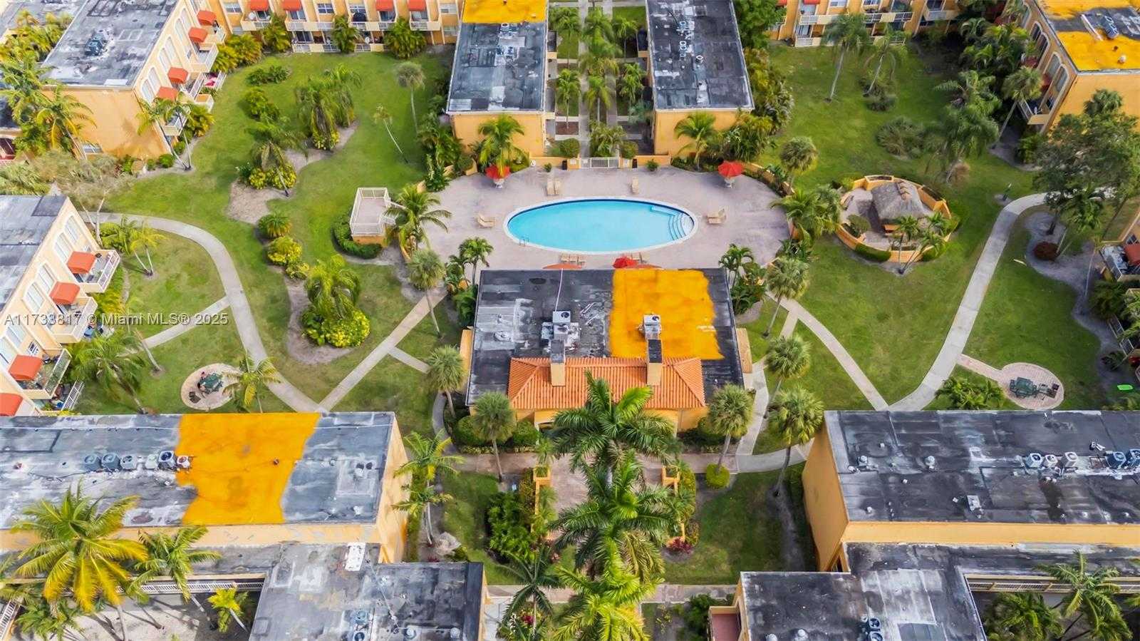 Small Image of 17901 NORTH WEST 68TH AVE #R101, Hialeah Number 23