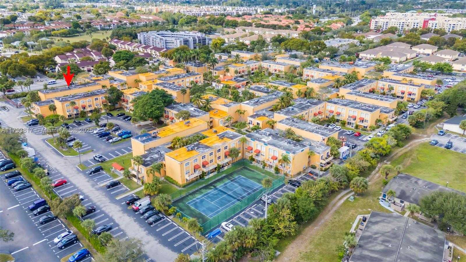 Small Image of 17901 NORTH WEST 68TH AVE #R101, Hialeah Number 25