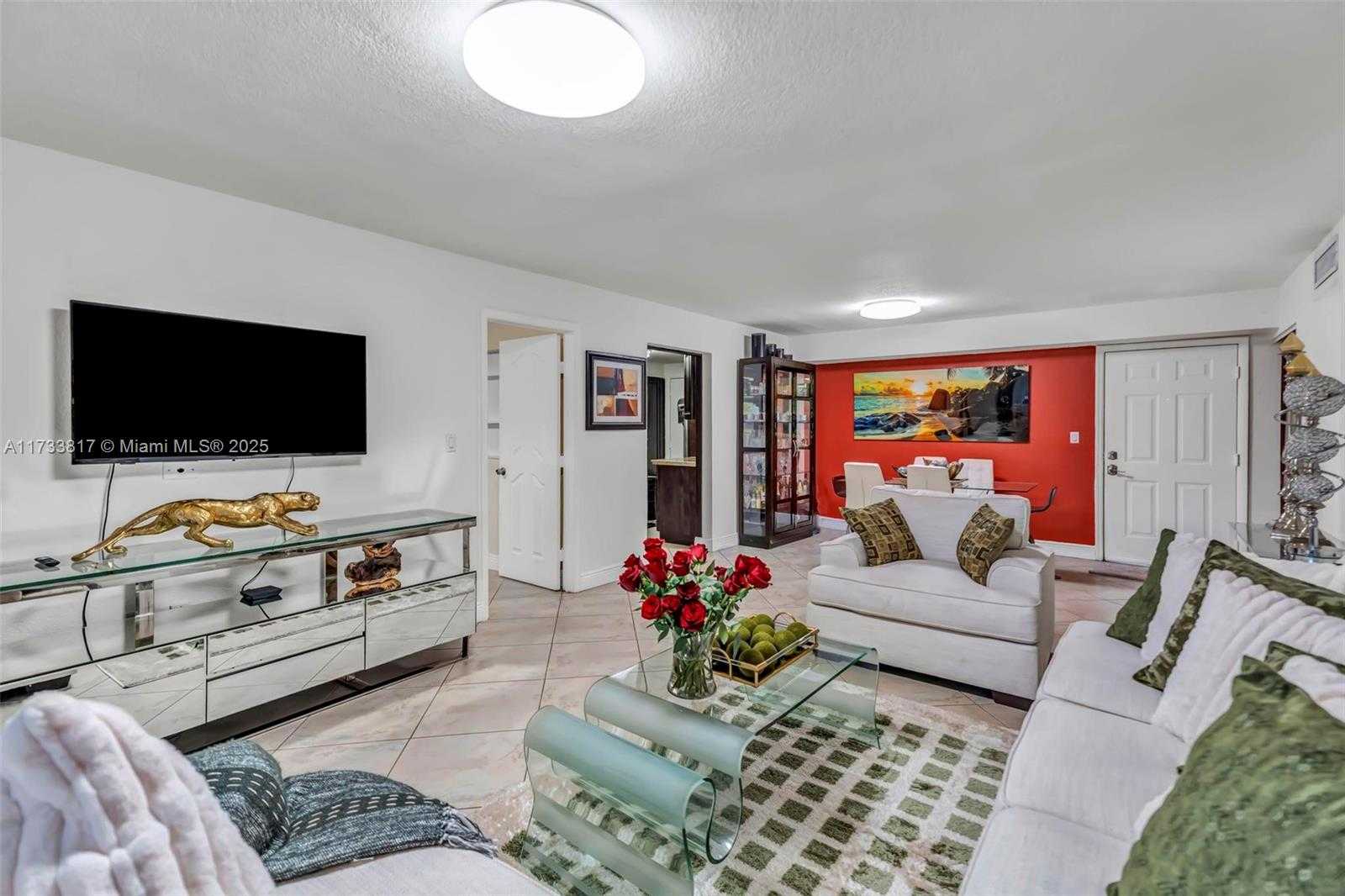 Small Image of 17901 NORTH WEST 68TH AVE #R101, Hialeah Number 4