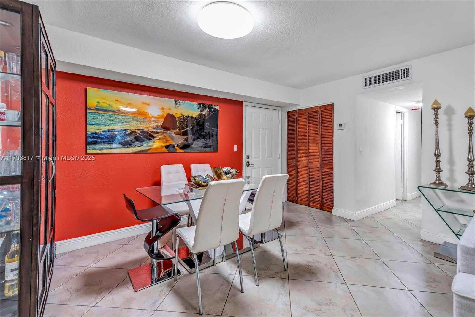 Small Image of 17901 NORTH WEST 68TH AVE #R101, Hialeah Number 5