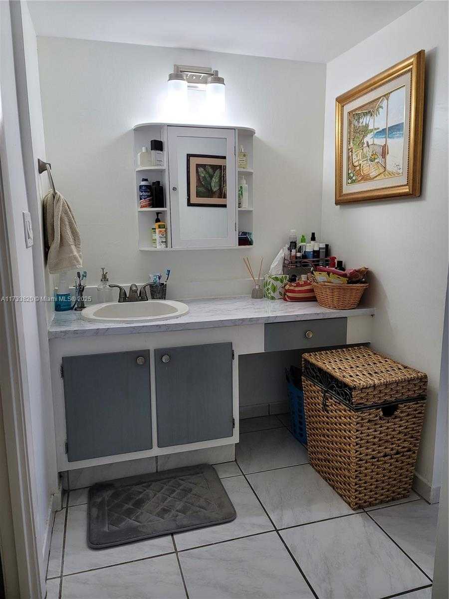 Small Image of 20301 WEST COUNTRY CLUB DR #1124, Aventura Number 11