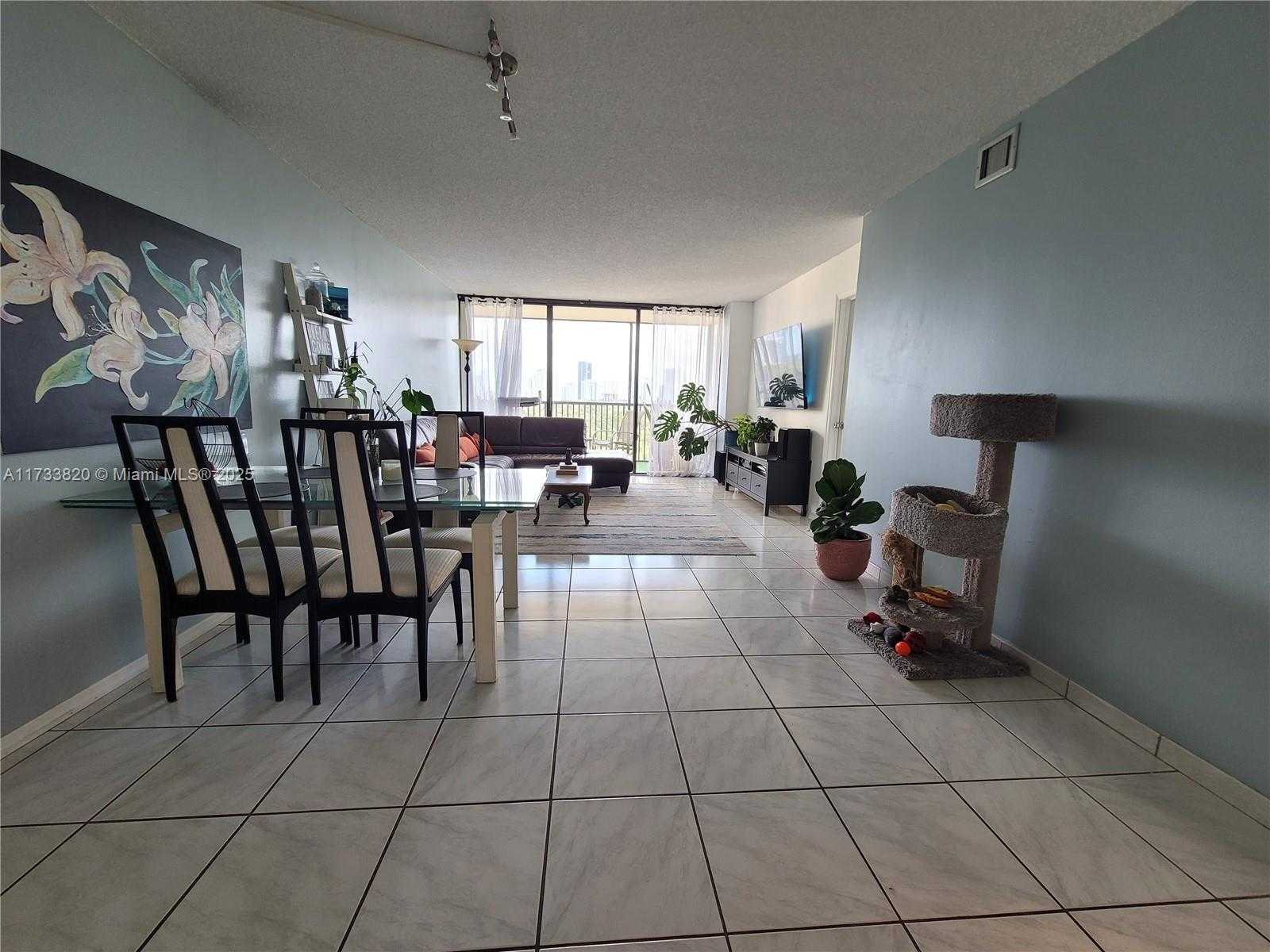 Small Image of 20301 WEST COUNTRY CLUB DR #1124, Aventura Number 5