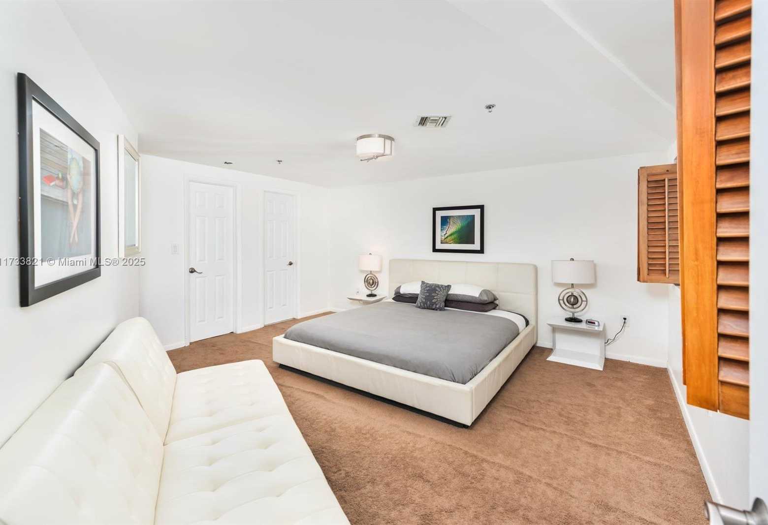 Small Image of 5445 COLLINS AVE #M15, Miami Beach Number 11