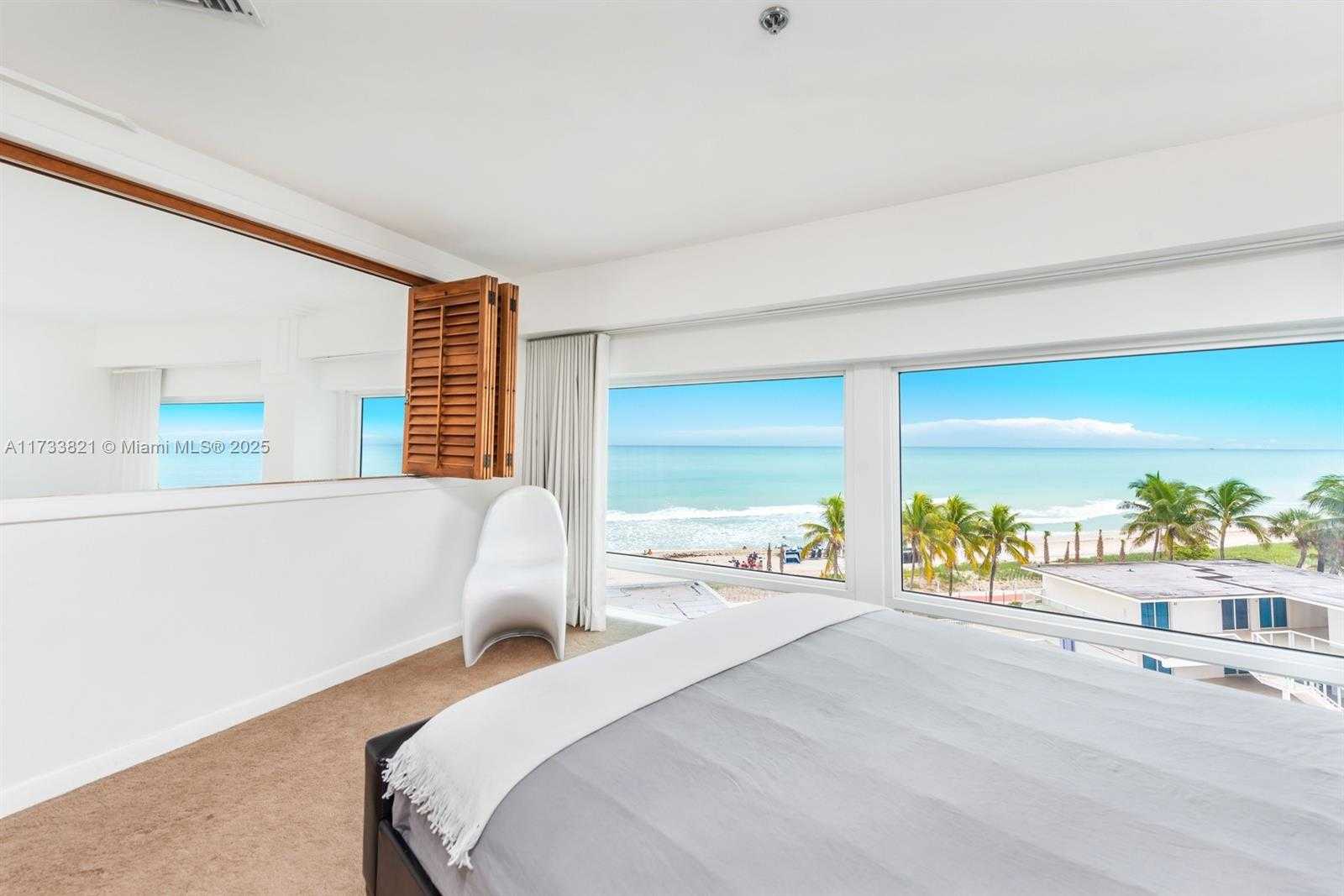 Small Image of 5445 COLLINS AVE #M15, Miami Beach Number 17