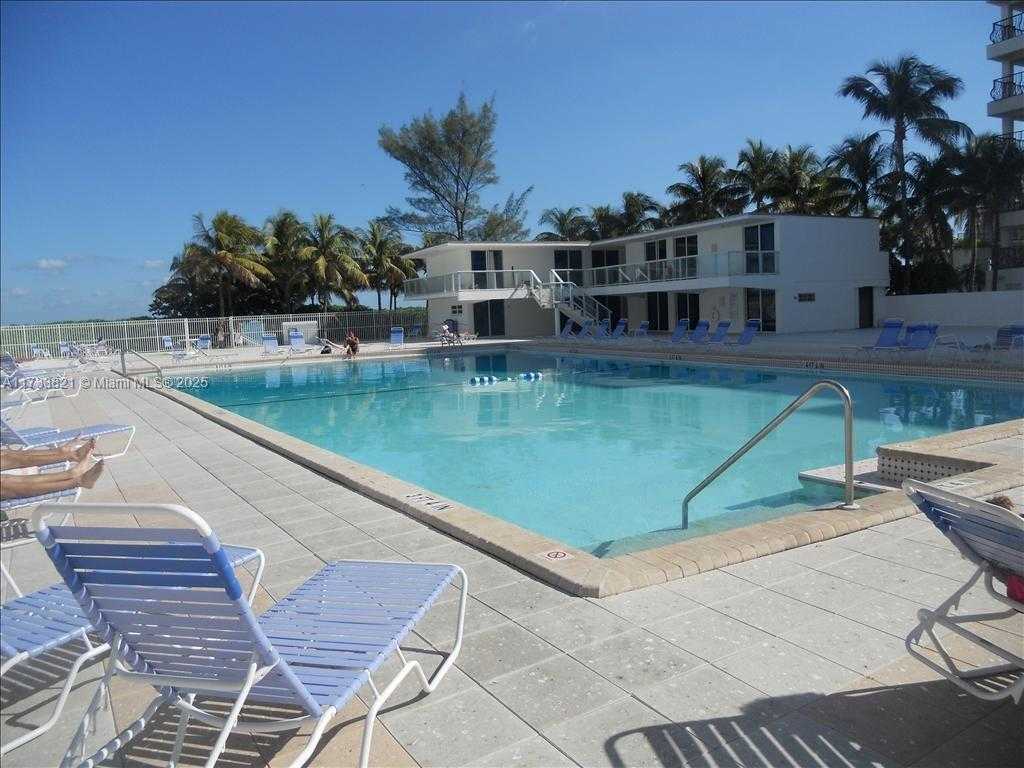 Small Image of 5445 COLLINS AVE #M15, Miami Beach Number 24