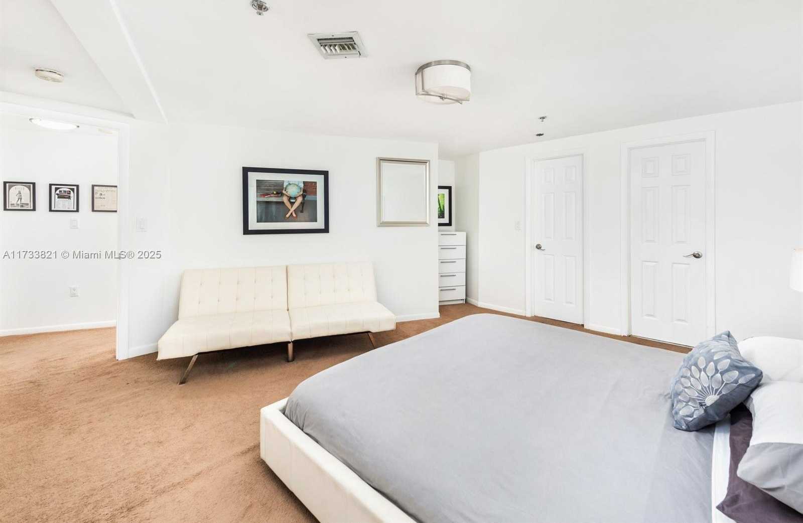 Small Image of 5445 COLLINS AVE #M15, Miami Beach Number 29