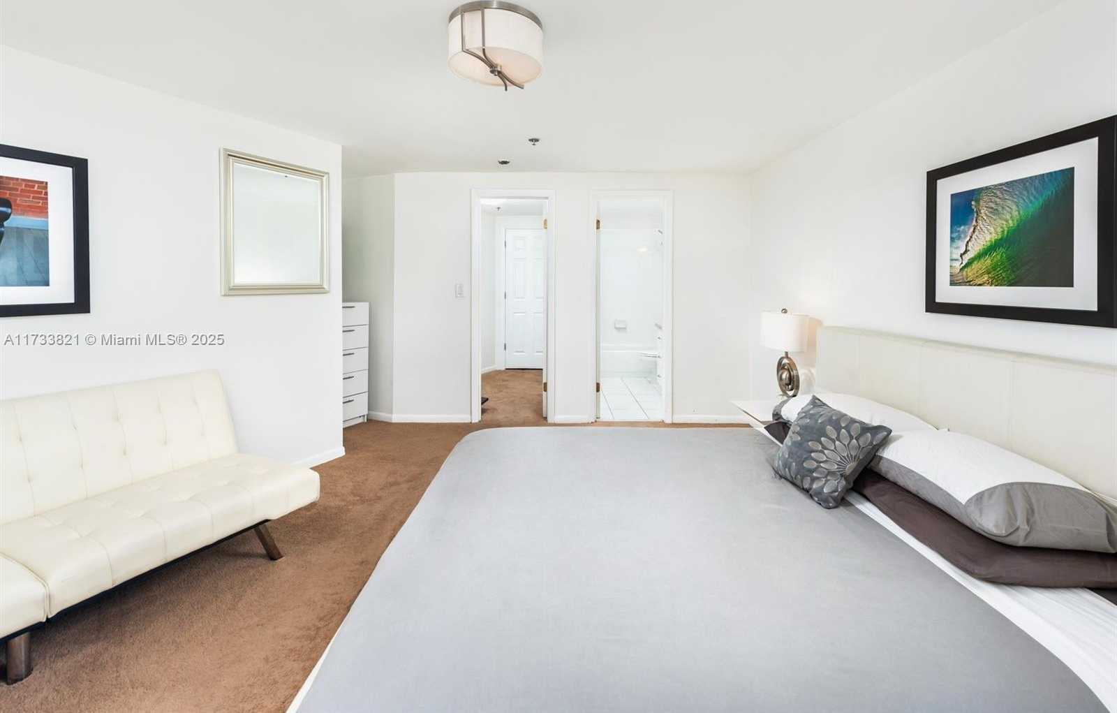 Small Image of 5445 COLLINS AVE #M15, Miami Beach Number 31