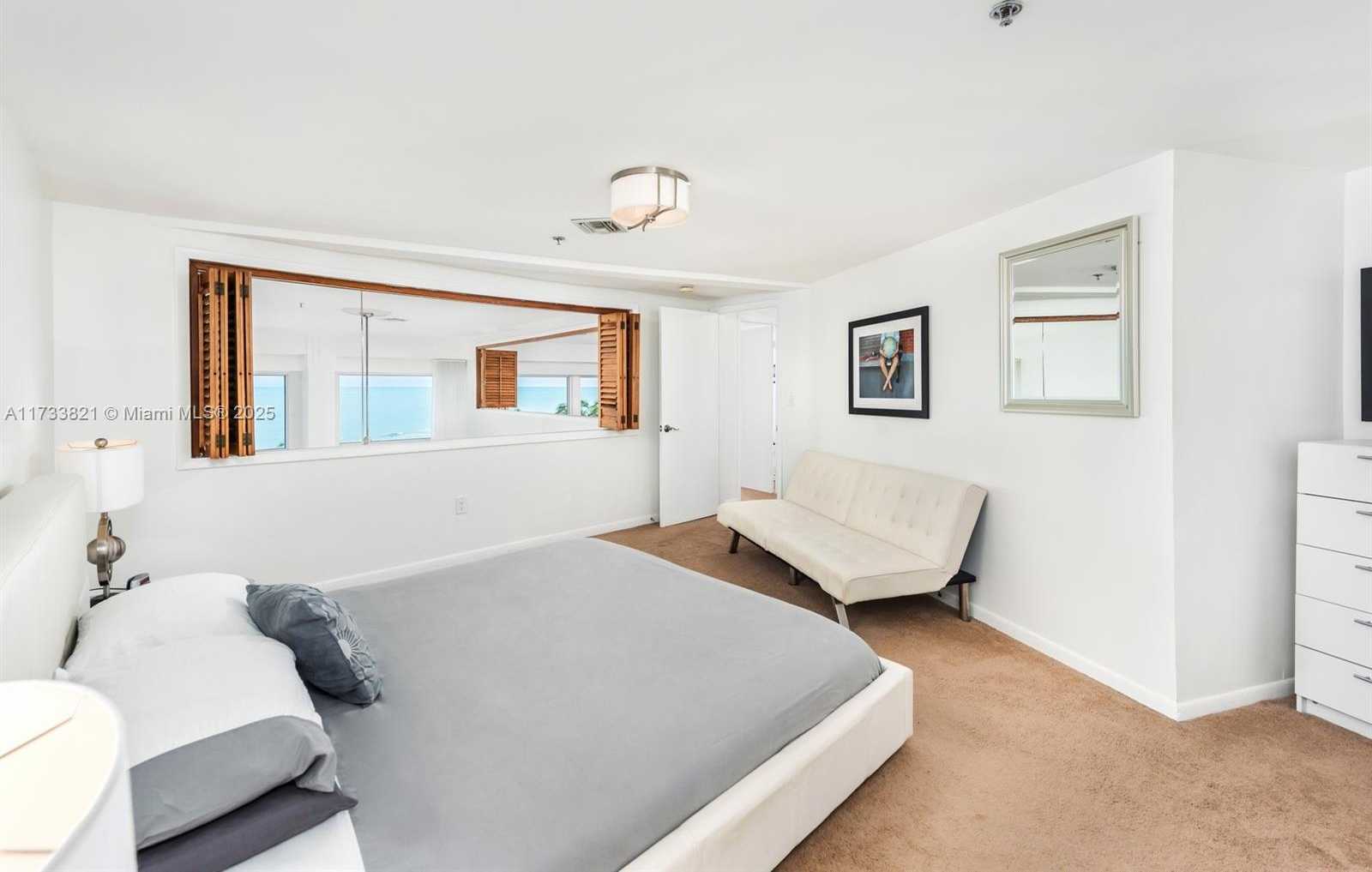 Small Image of 5445 COLLINS AVE #M15, Miami Beach Number 32