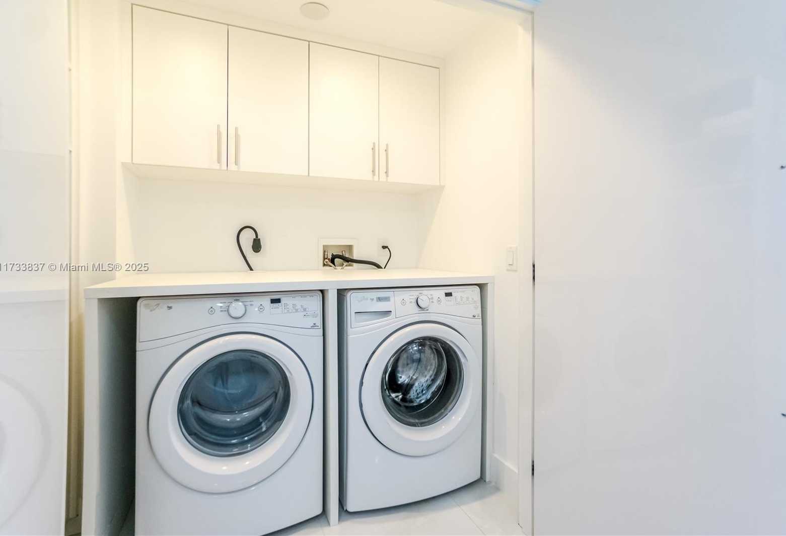 Small Image of 17301 Biscayne Blvd, North Miami Beach, FL 33160, USA Number 23