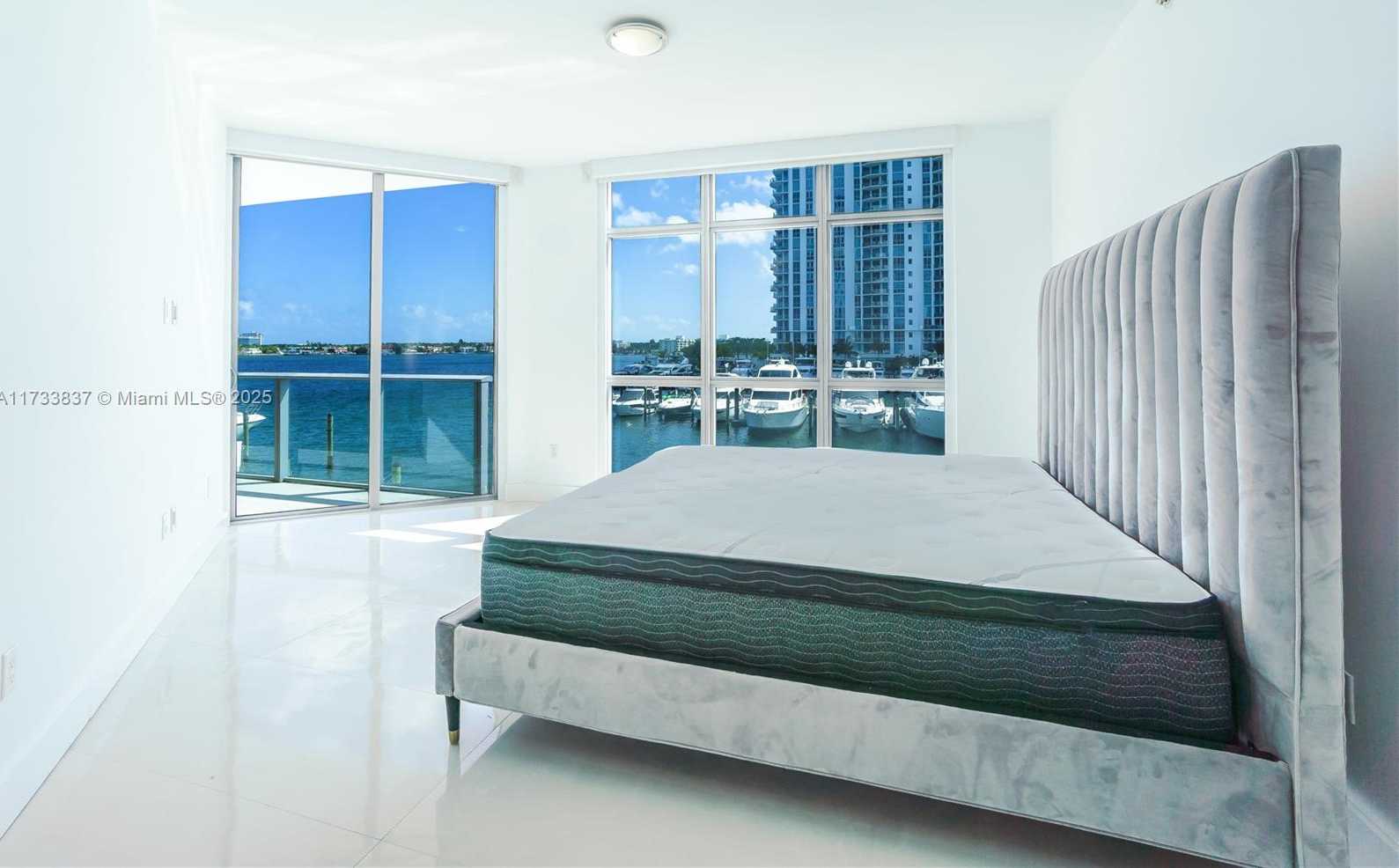 Small Image of 17301 Biscayne Blvd, North Miami Beach, FL 33160, USA Number 9