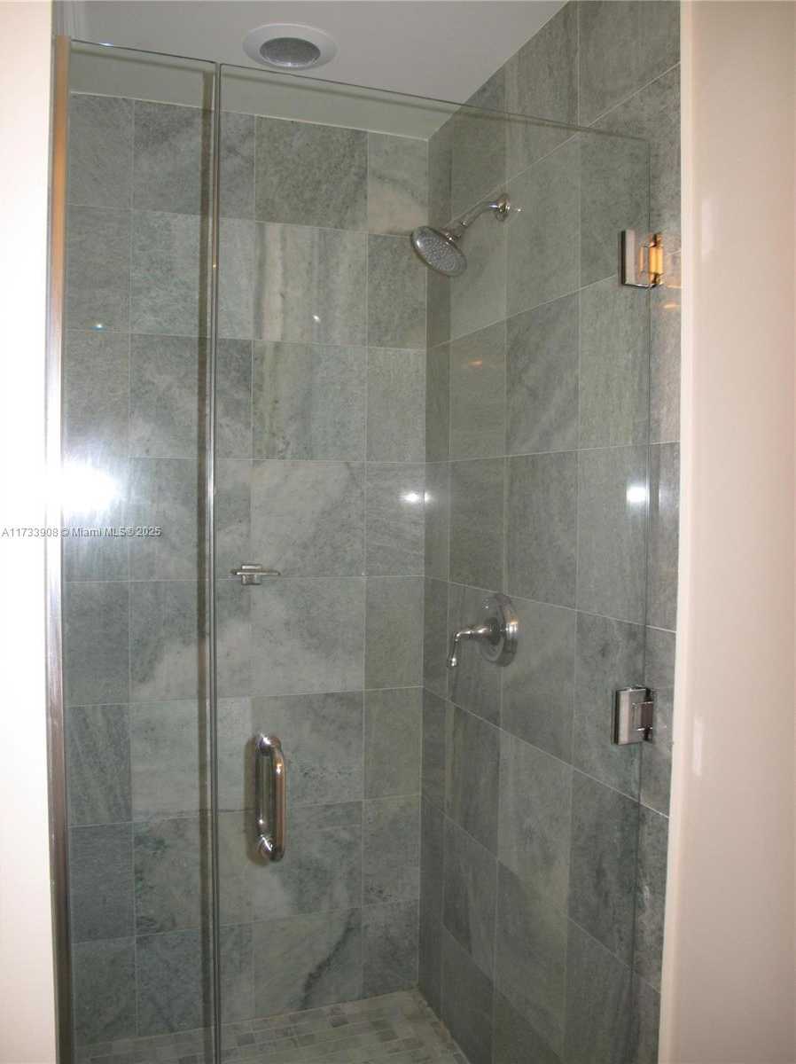 Small Image of 1060 BRICKELL AVE #2809, Miami Number 5