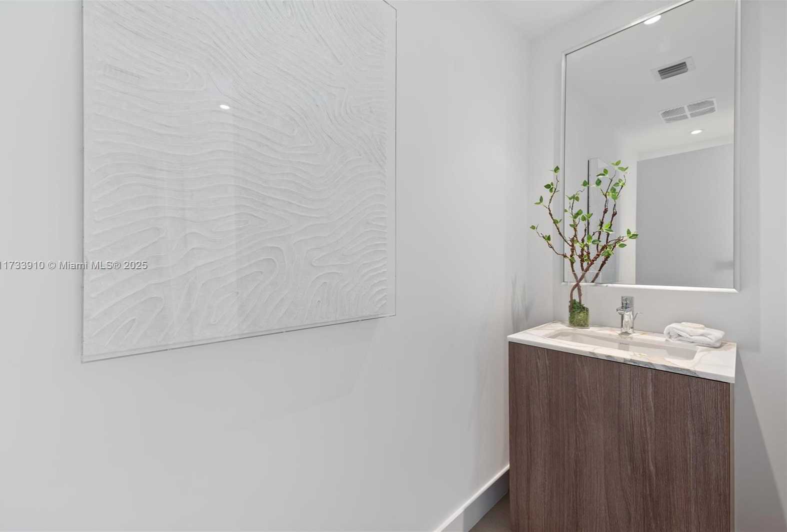 Small Image of 500 ALTON RD #3201, Miami Number 15