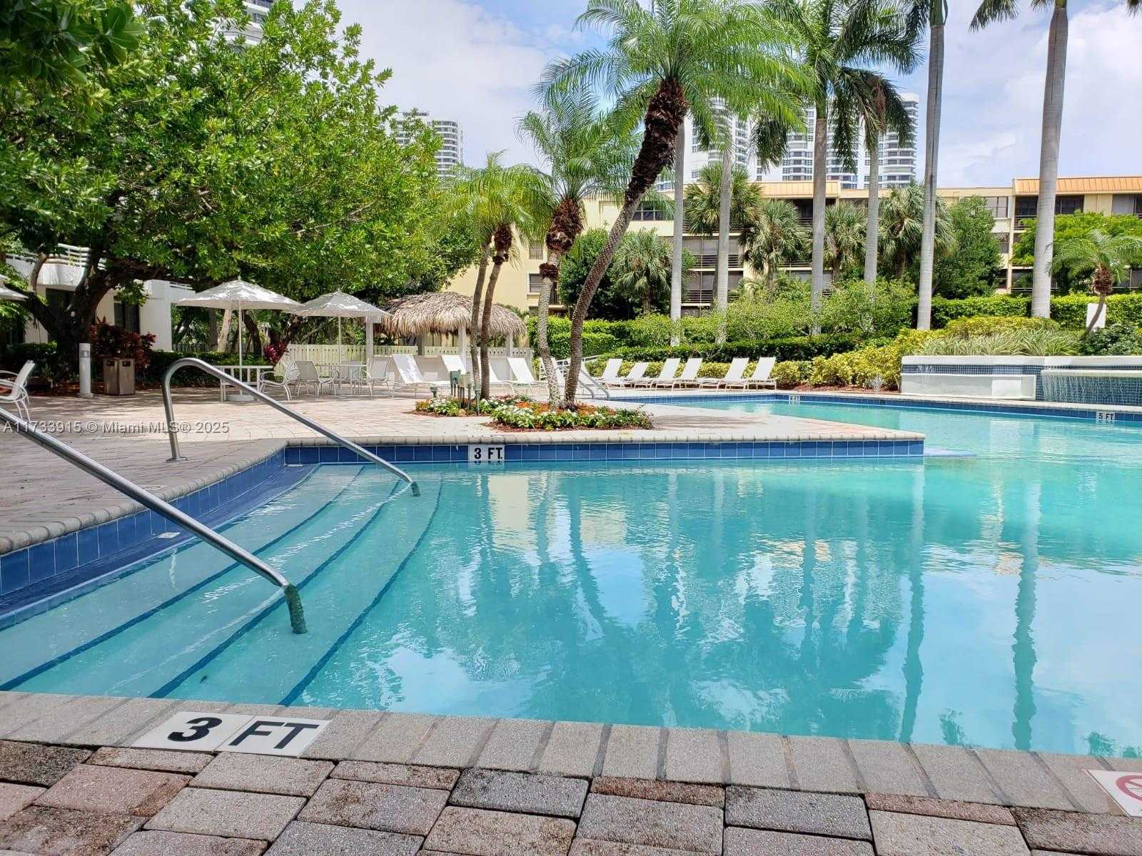 Small Image of 3300 NORTH EAST 192ND ST #1711, Aventura Number 4