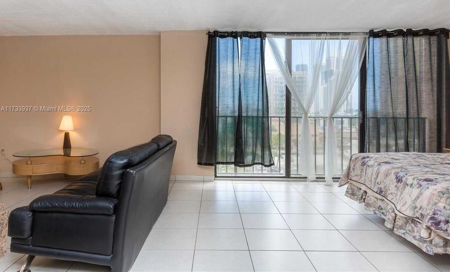 Small Image of 210 174TH ST #915, Sunny Isles Beach Number 4