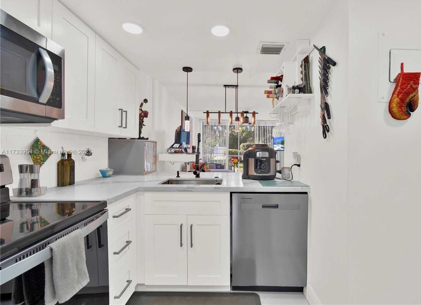 Small Image of 118 ROYAL PARK DR #1B, Oakland Park Number 11