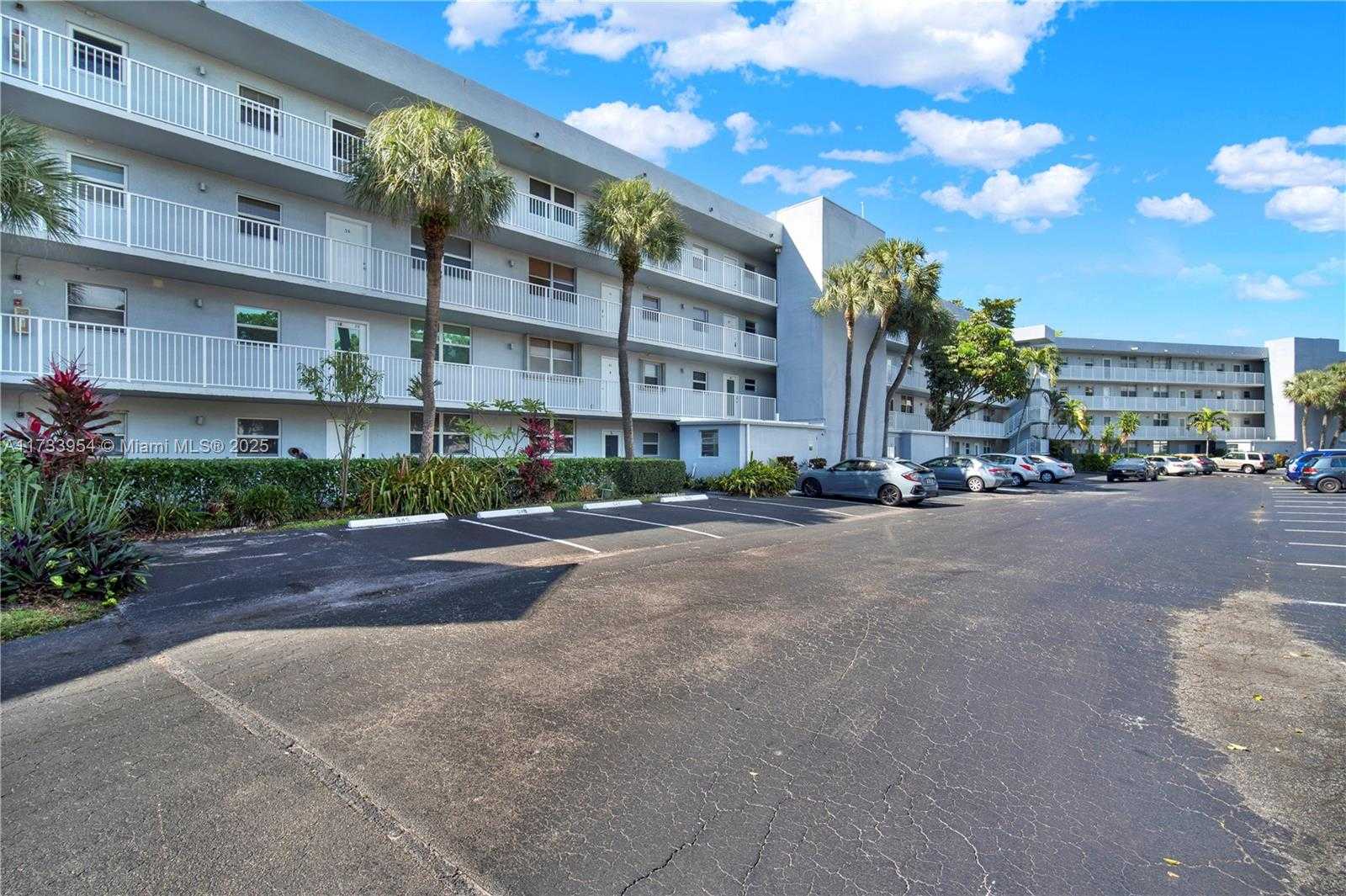 Small Image of 118 ROYAL PARK DR #1B, Oakland Park Number 18