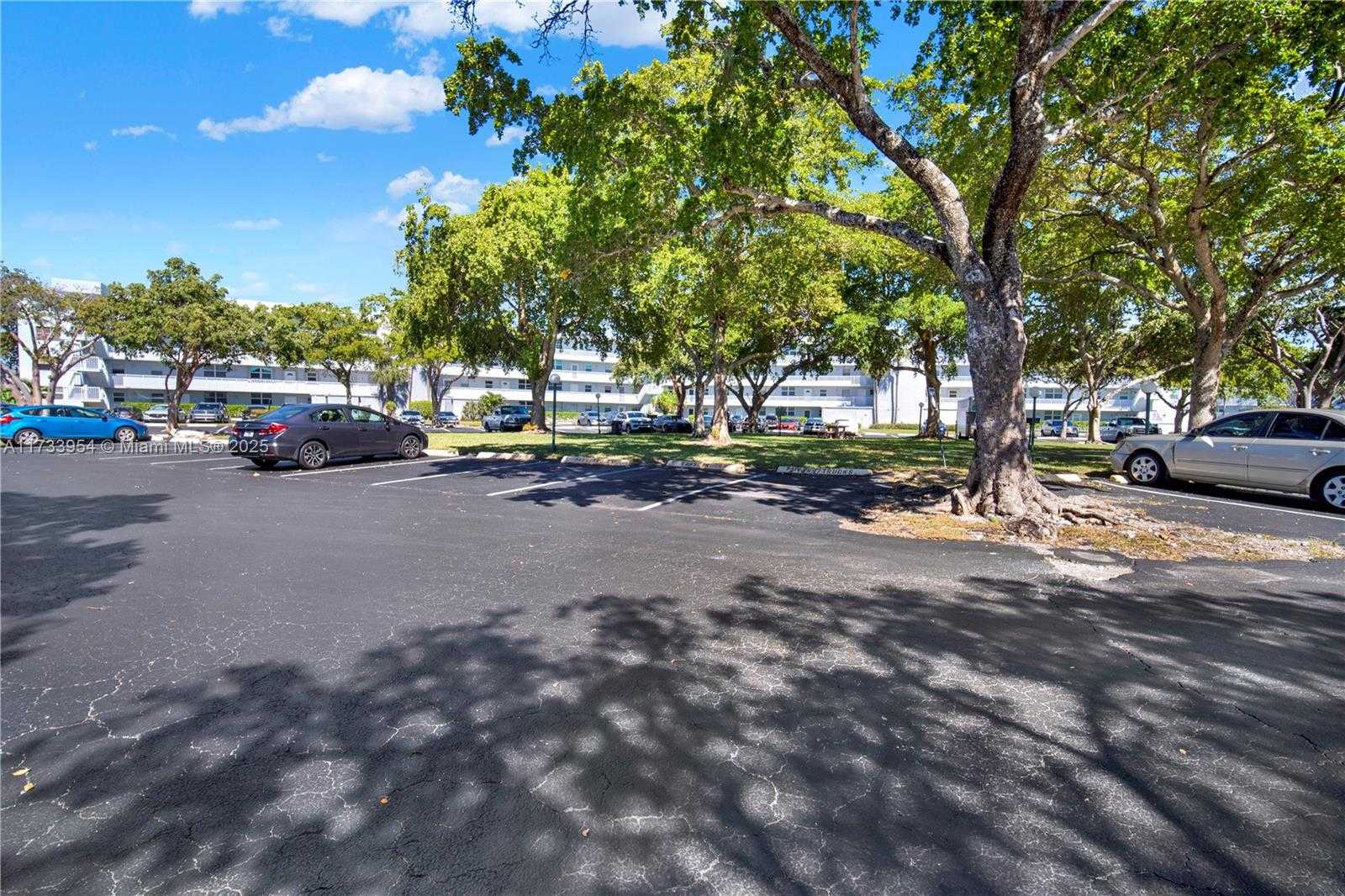 Small Image of 118 ROYAL PARK DR #1B, Oakland Park Number 28