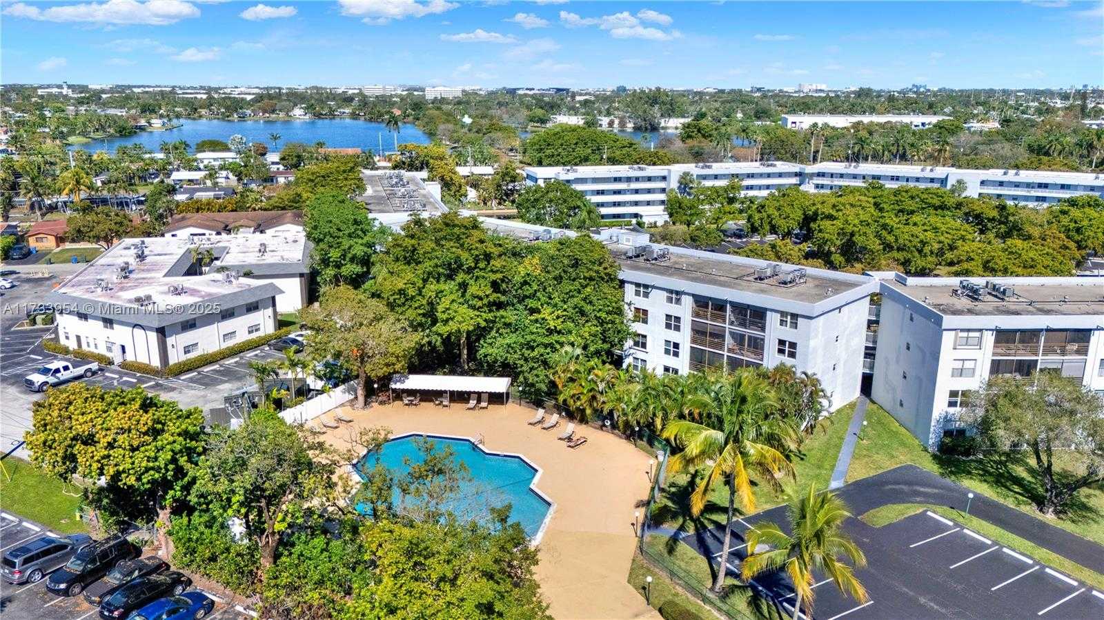Small Image of 118 ROYAL PARK DR #1B, Oakland Park Number 29