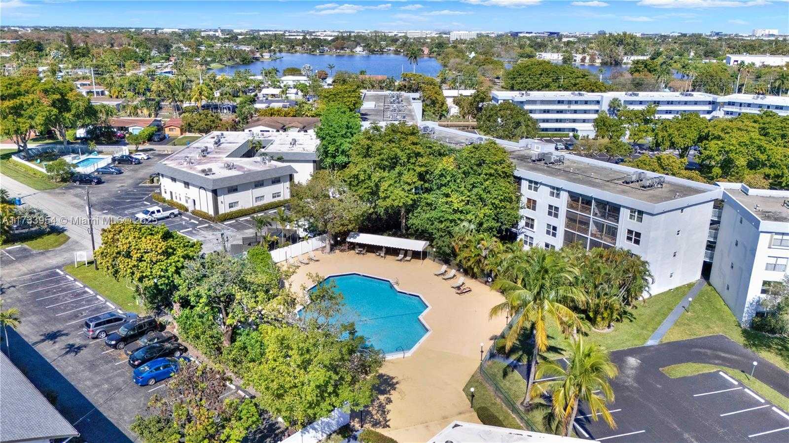 Small Image of 118 ROYAL PARK DR #1B, Oakland Park Number 30