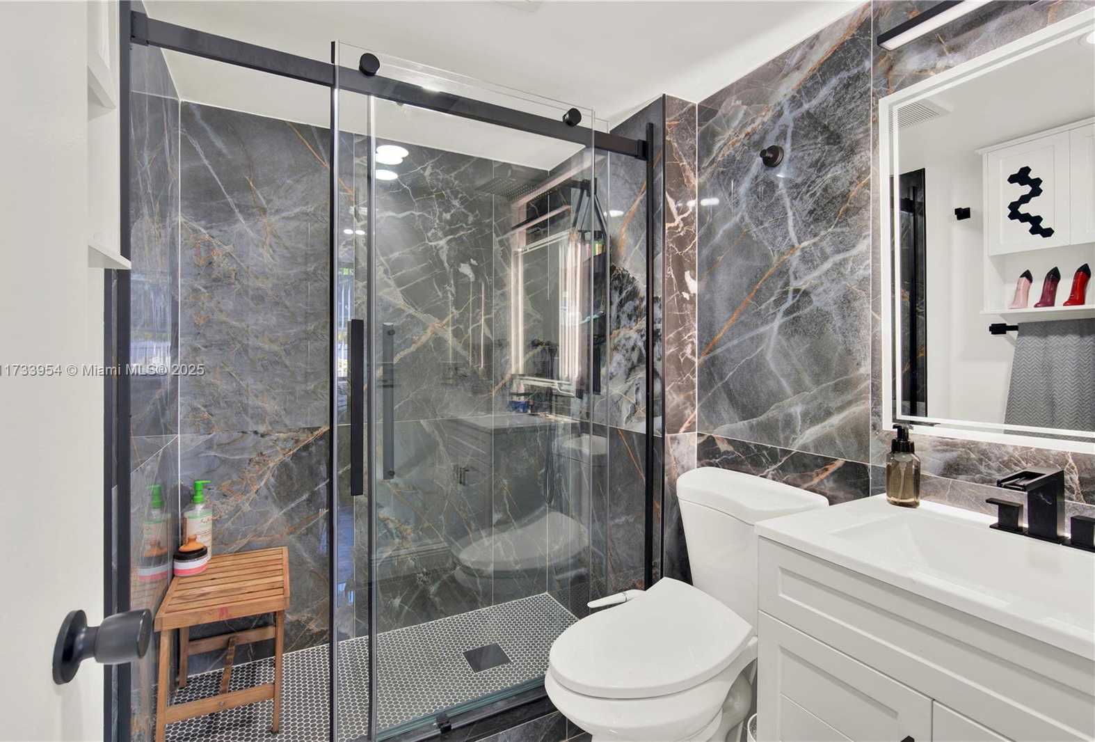 Small Image of 118 ROYAL PARK DR #1B, Oakland Park Number 6