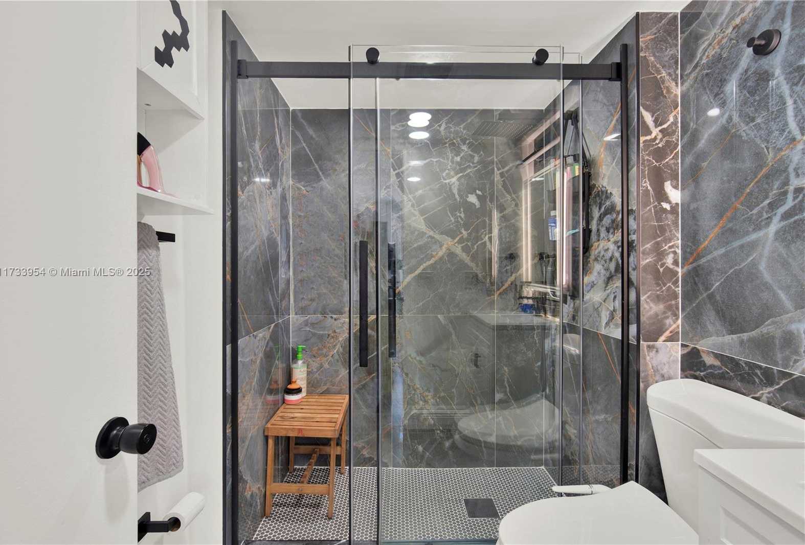 Small Image of 118 ROYAL PARK DR #1B, Oakland Park Number 7