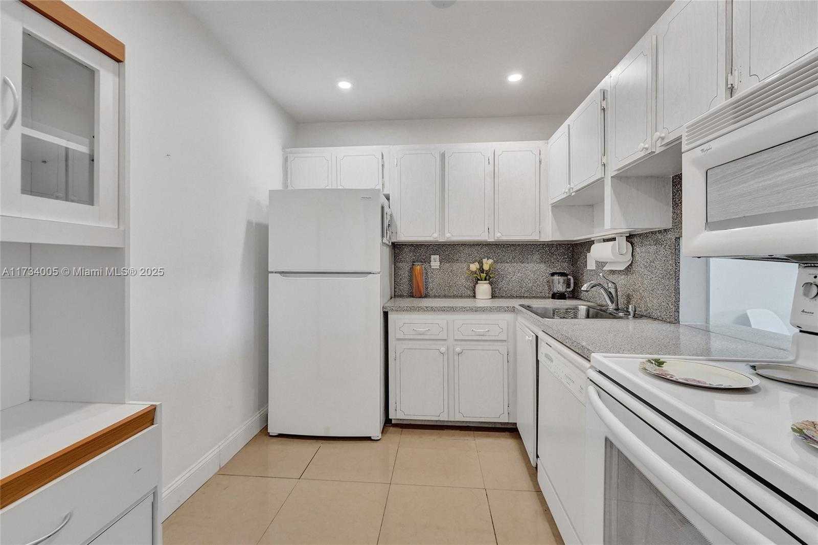 Small Image of 8260 SOUTH WEST 24TH ST #6210, North Lauderdale Number 17