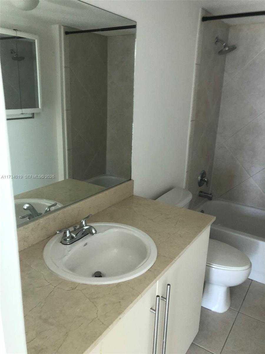 Small Image of 7600 COLLINS AVE #1008, Miami Beach Number 10