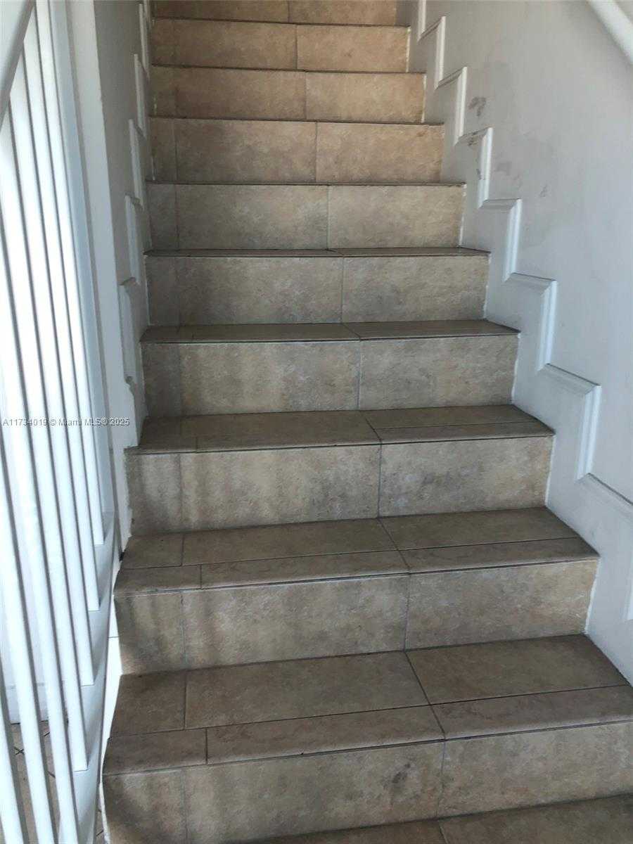 Small Image of 7600 COLLINS AVE #1008, Miami Beach Number 2