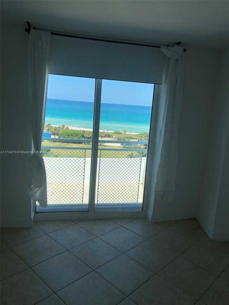 Small Image of 7600 COLLINS AVE #1008, Miami Beach Number 5