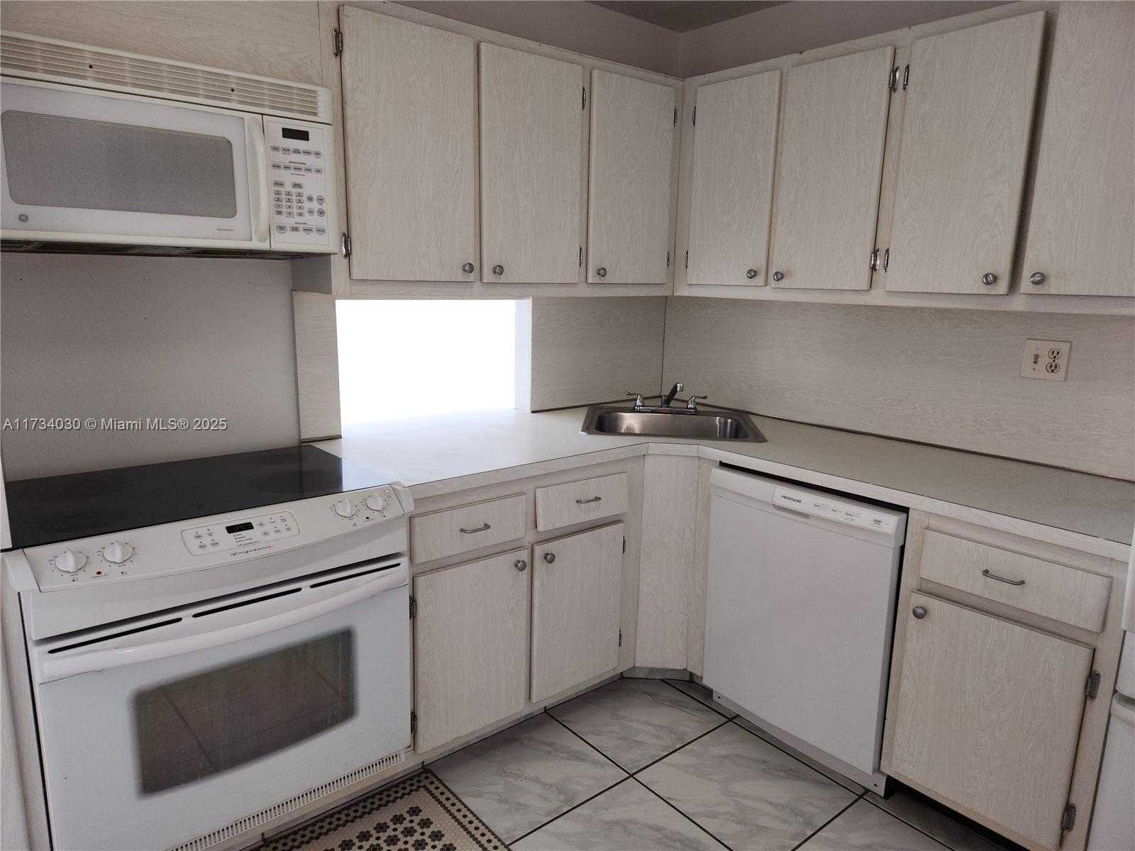 Small Image of 1410 SOUTH OCEAN DR #703, Hollywood Number 10